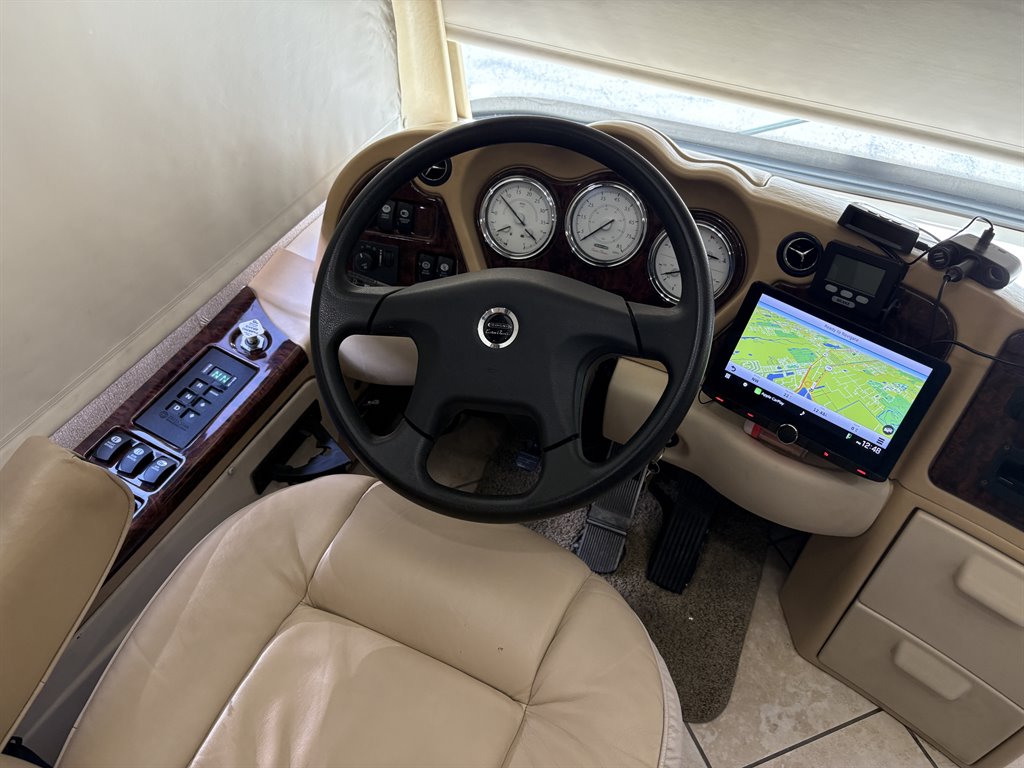 2011 Freightliner Xc Raised Rail Rear Engine Motor Home Chassis - $89,000